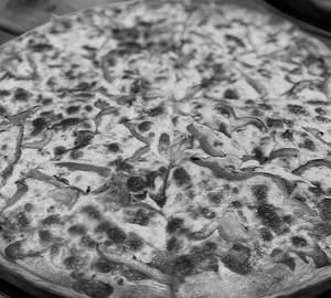 Juicy Tomato and Capsicums Pizza (Medium)