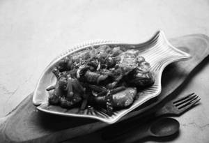 Pan Fried Chilli Fish [ 8Pieces  ]