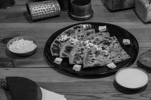 Paneer Paratha (1 Nos)
