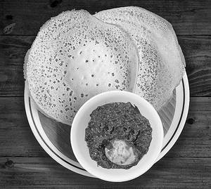 Motta (1 Egg) Roast With Appam (2 Pcs)
