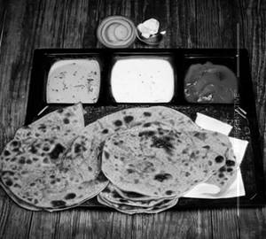 Butter Aloo Pyaz Paratha