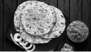 Amritsari Kulcha With Chholey Comfort Combo (for-5 Plate)