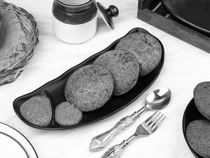 Raggi Idli Chutney Sambar [3 Pcs]