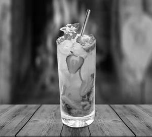 Strawberry soda mocktail