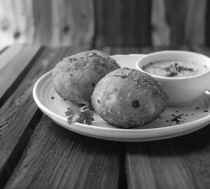2 Batata Vada