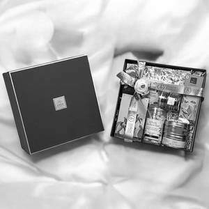 ZOROY Anytime Elegant Treat Hamper Combo Pack