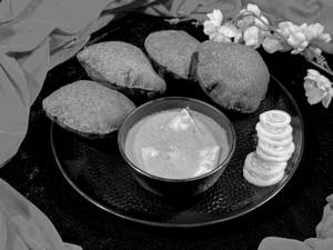 Shahi Paneer With Puri Combo