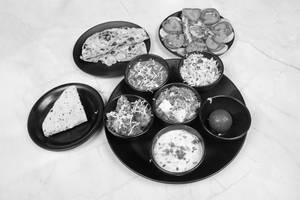Veg Deluxe Thali