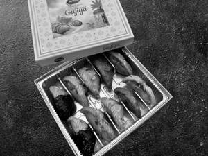 Assorted Mix Gujiya