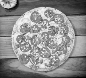 Tomato & Corn Pizza Large - 8 Piece