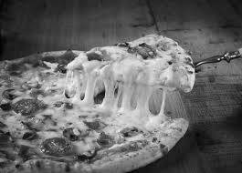 Chicken Cheese Brust Pizza