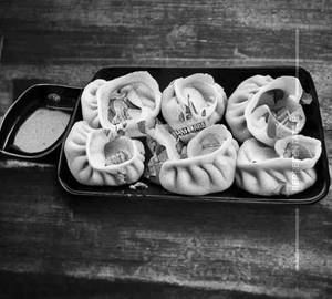 Afghani veg tandoori momos