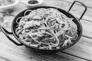 Chicken hakka noodles