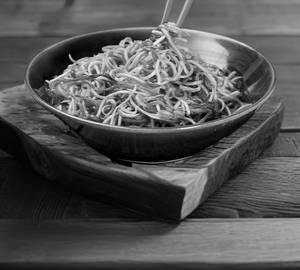 Veg chilli garlic noodles