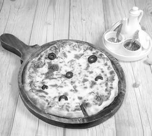 Rustic Veggie Pizza (Medium)