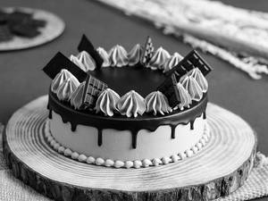 Chocolate Fantasy Delight Small Cake