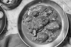Chicken Mughalai (White Gravy & Egg base)