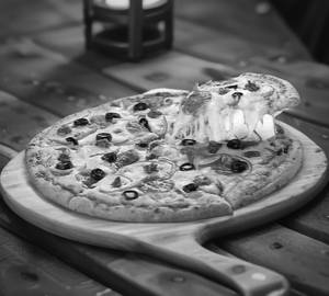 Paneer cheese pizza