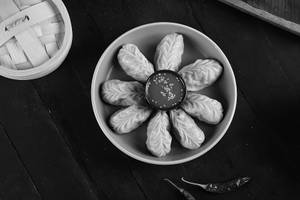 Mushroom Momos [8 Pieces]