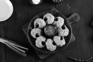 Chicken Wheat Momos [8 Pieces]