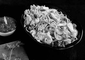 Chicken Chilli Garlic Noodles(contains Egg) (serve 2-3)