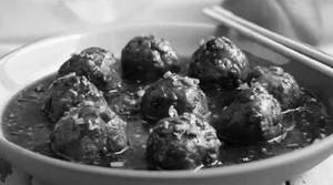 Veg Manchurian Gravy (serve 2-3)