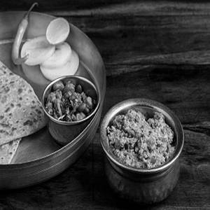 Paneer Bhurji & Sada Paratha Thali