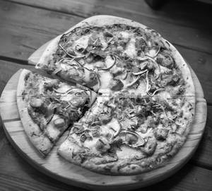 Chilli Paneer Pizza