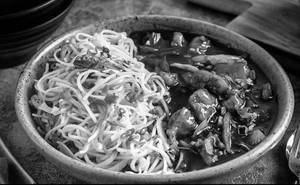Veg Noodles With Chilly Chicken