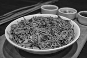 Veg Schezwan Noodle (serve 1-2)