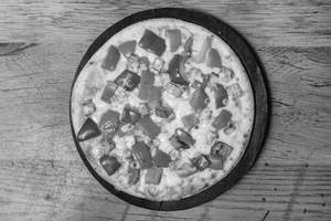 Shahi Paneer Pizza