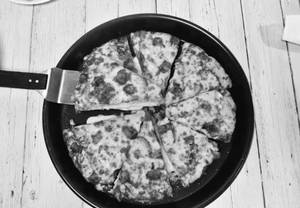 Tandoori Paneer Pizza