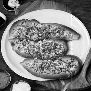 Chicken Exotic Garlic Bread
