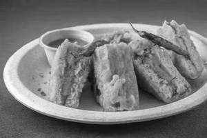 Bread Pakoda Bag (4Pcs)