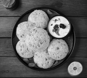 Vegetable Idli(2 Pc)