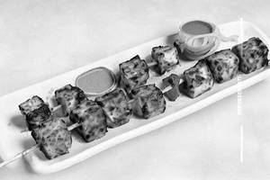 Achari paneer tikka
