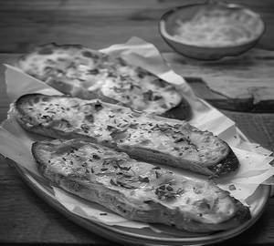 American garlic bread
