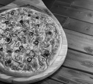Veg onion pizza