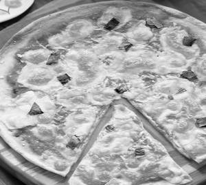 Veg cheese margherita pizza