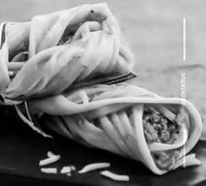 Schezwan Noodles Frankie