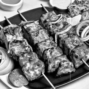 Rumali Paneer Pudina Tikka Sezwan Sharwma Cheese