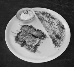 Shish Tawook With Garlic Yoghurt