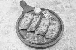 Garlic Bread N' Cheese