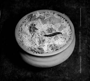 Veg hyderabadi matka dum biryani