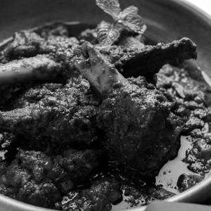 Mutton Bhuna (semi Gravy)