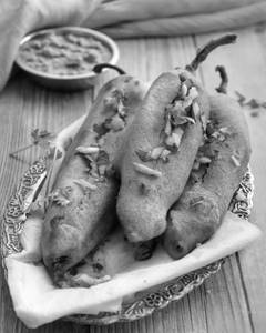 Mirchi Pakoda [ 4 Piece ]