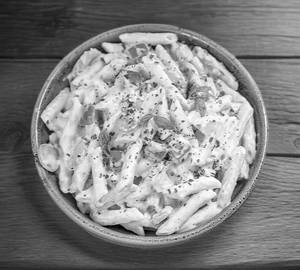 White Sauce Pasta Full