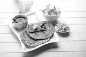 2 Paneer Paratha Box