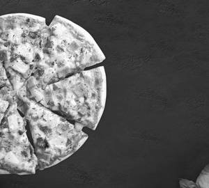 Baby Corn Spicy Pizza