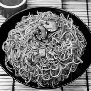Mushroom Hakka Noodles